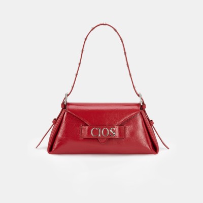 The underarm is covered with a layer of cowhide